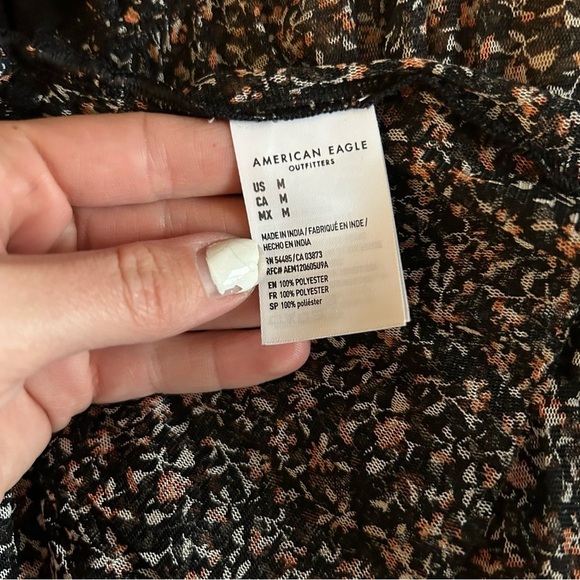 NWT American Eagle Outfitters Black V-Neck Floral Sheer Crop Babydoll Top - Picture 6 of 10